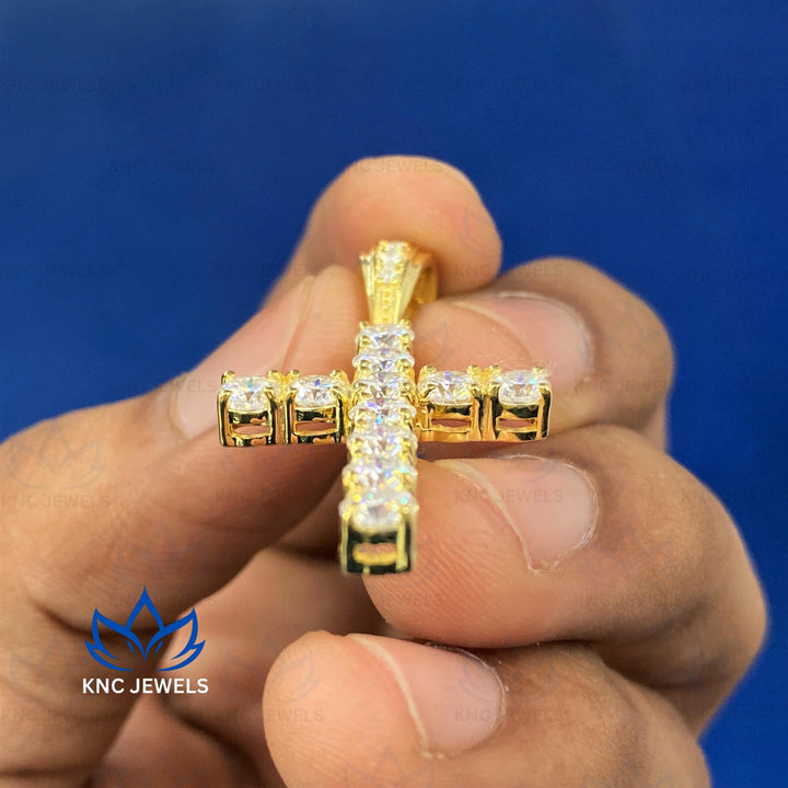 Lab Grown Diamond Cross Pendant, Round Cut VVS/VS, 14K Yellow Gold